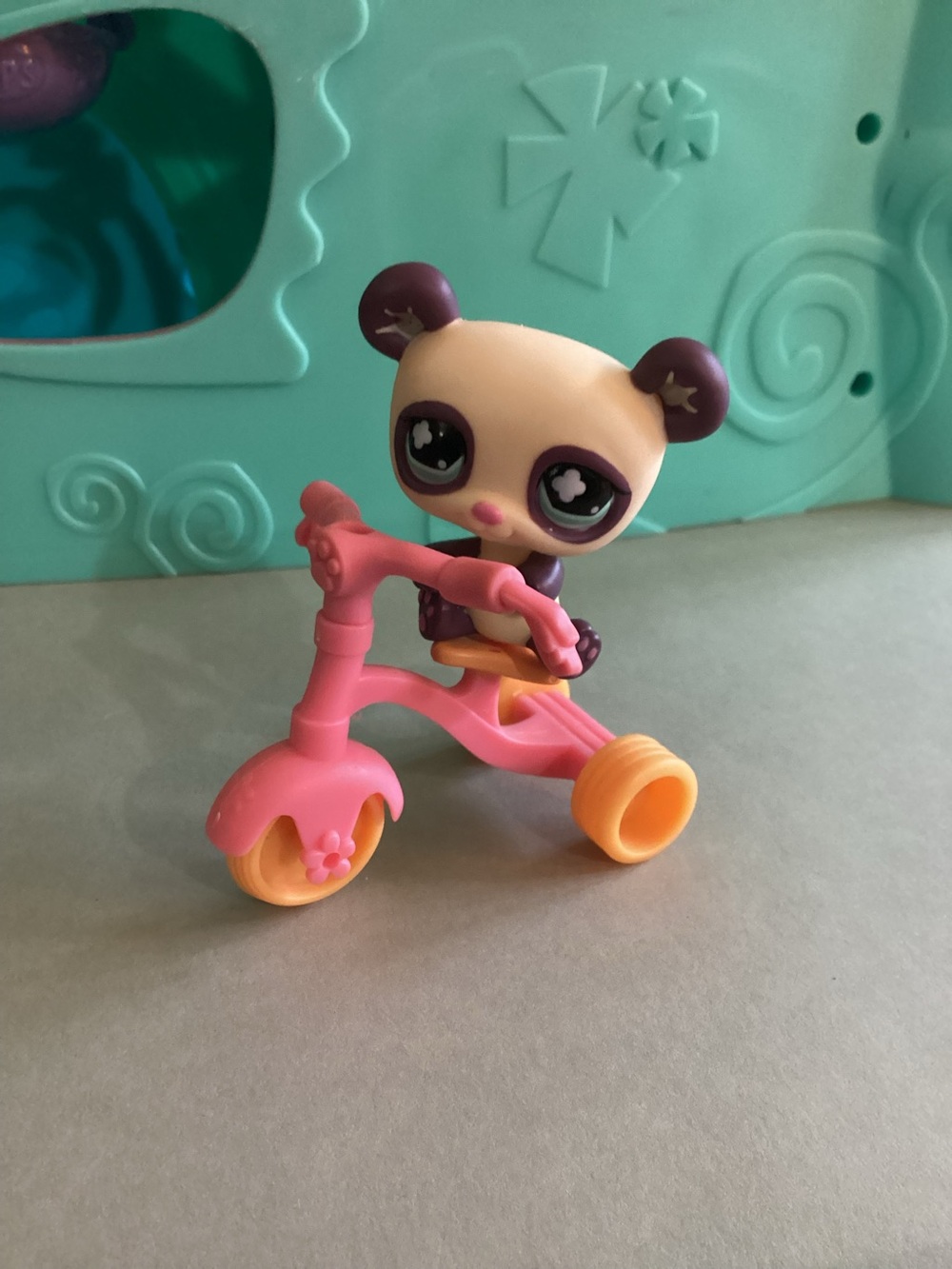 2008 Littlest Pet Shop #822 with Tricycle